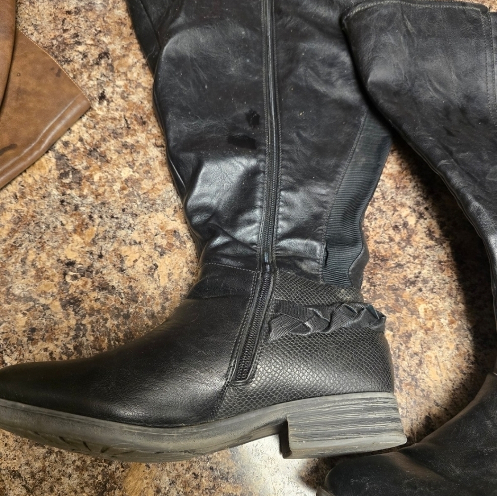 Black Knee-High Leather Boots - Picture 4 of 13